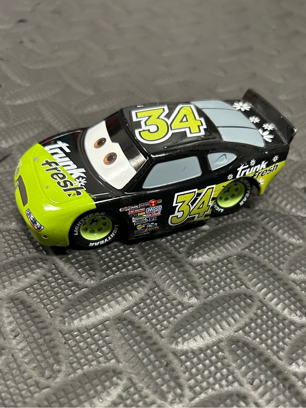 Disney Pixar Cars Dirk D'Agostino Trunk Fresh No. 34 Loose 1/43 Scale Die-Cast